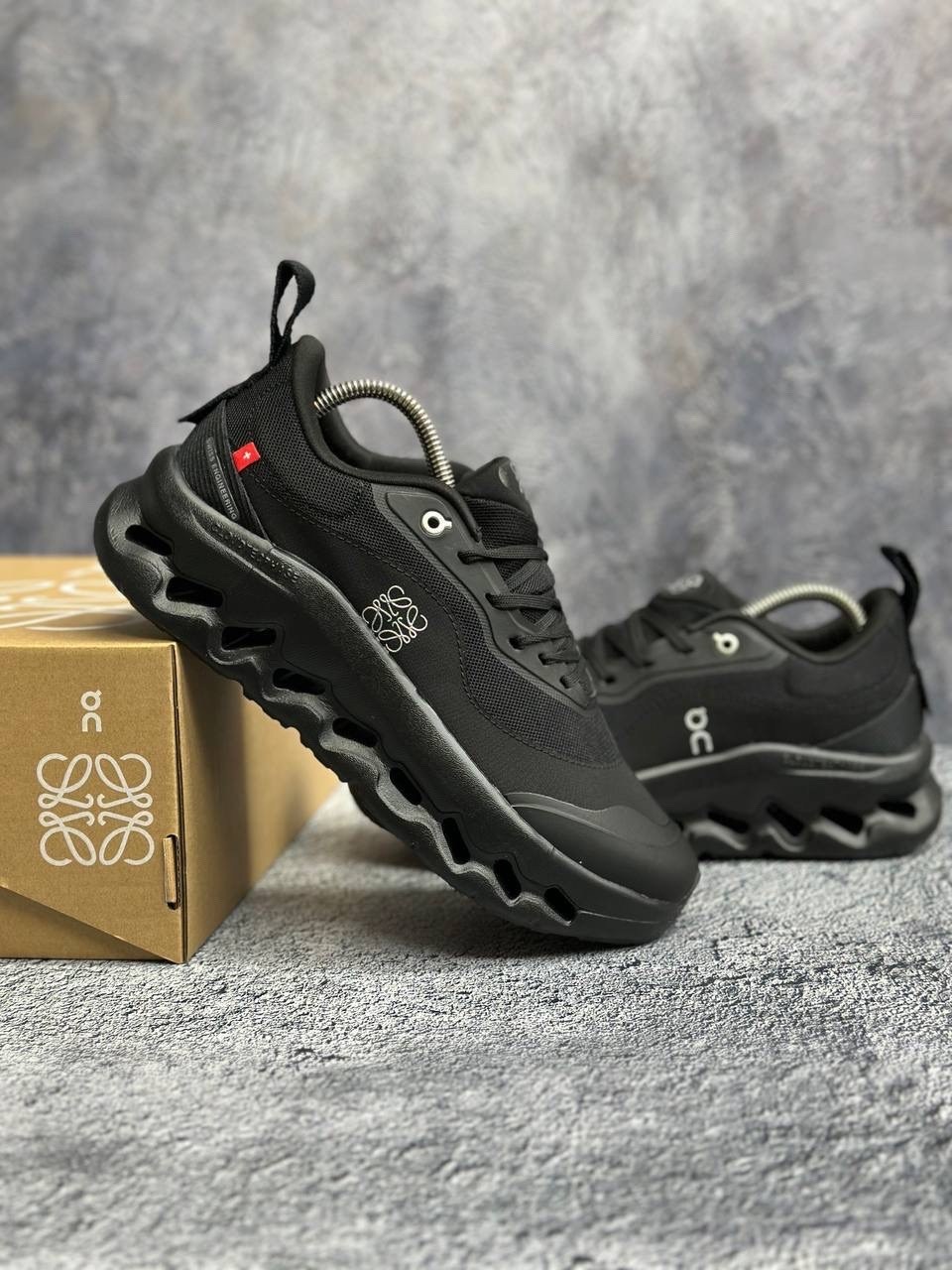 беговые кроссовки cloud hi водонепроницаемые черные on,кроссовки,черные кроссовки,кроссовки loewe,мужские кроссовки
