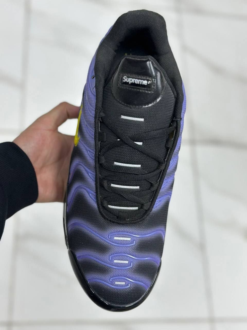 nike air max plus,supreme x nike air max plus tn,nike air max plus tn,кроссовки,nike tn supreme фиолетовые