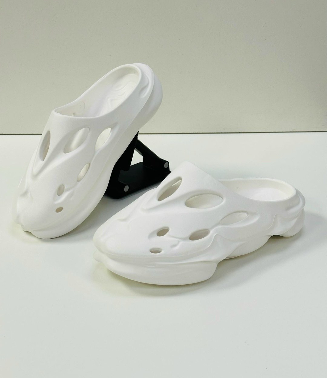 adidas yeezy foam runner mxt moon,yeezy foam runner,adidas yeezy foam rnnr sand,yeezy foam runner 2026,adidas yeezy foam runner