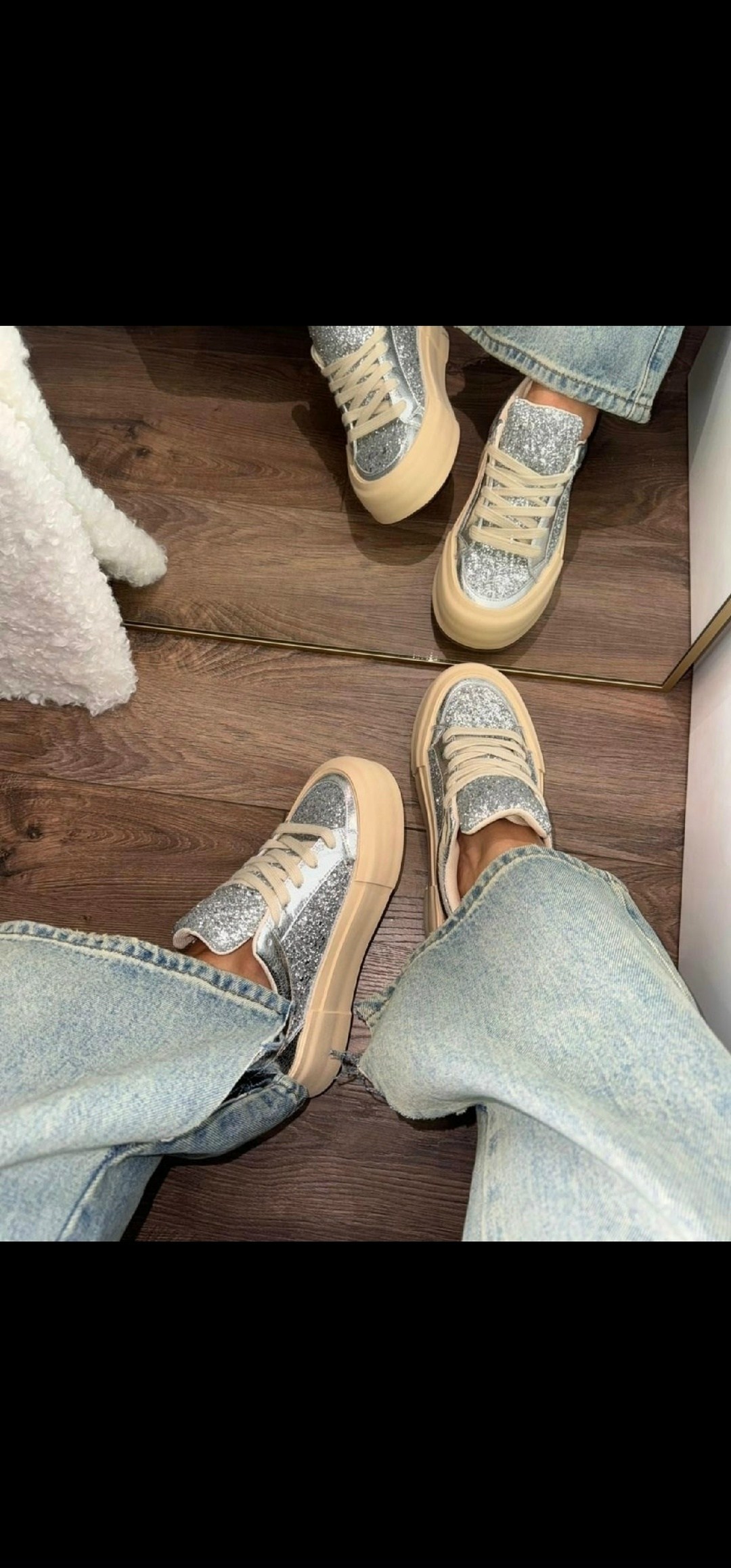 яркие кроссовки,женские кроссовки,кроссовки из натуральной кожа,кроссовки блестящие черные,