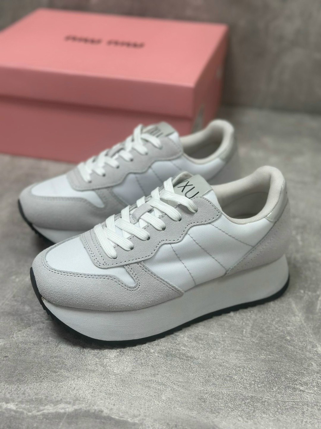 ,женские кроссовки,кроссовки кроссовки женские,кроссовки модные,белые кроссовки