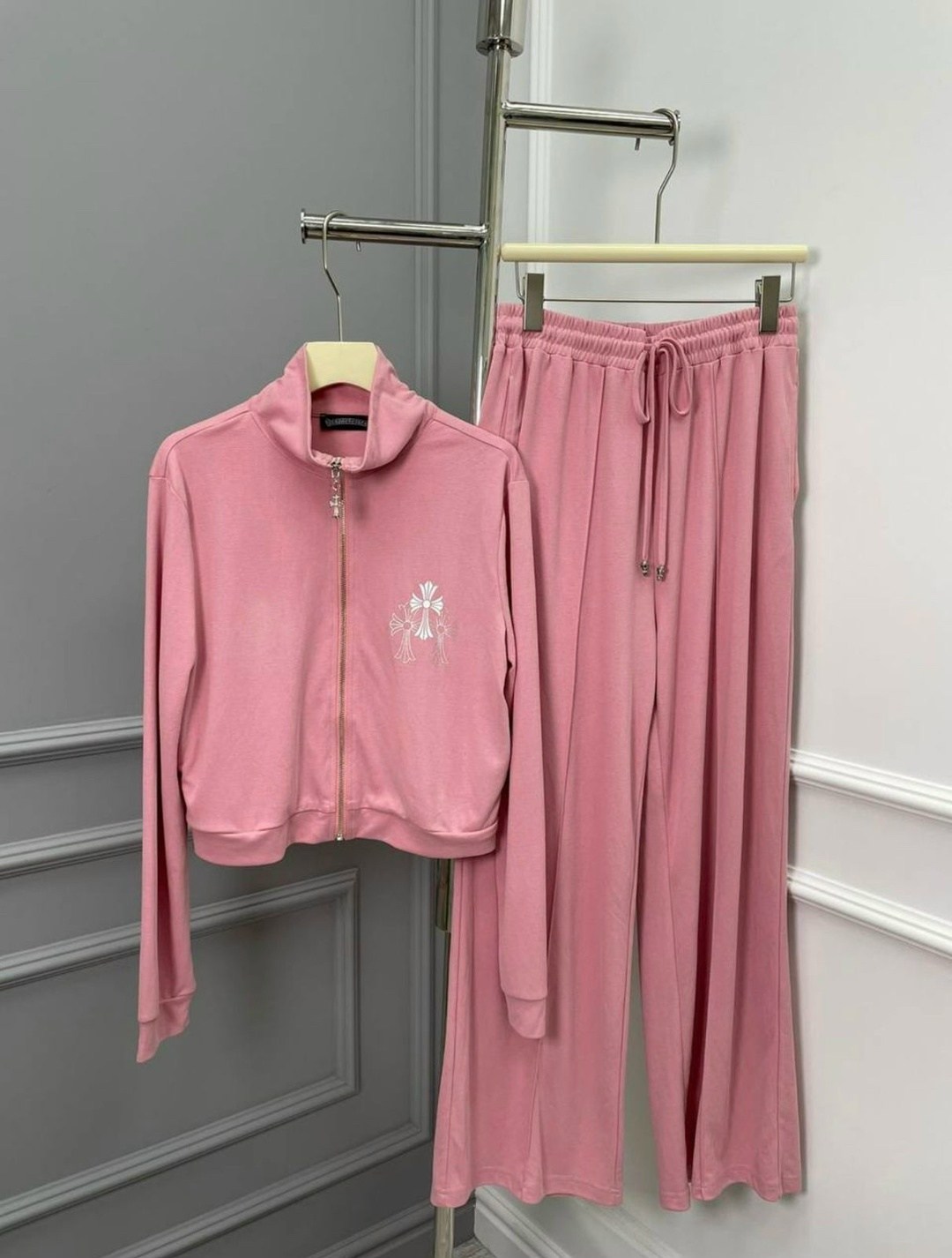 женские спортивные костюмы,стильные спортивные костюмы,спортивный костюм брендовый,велюровые костюмы,костюм спортивный