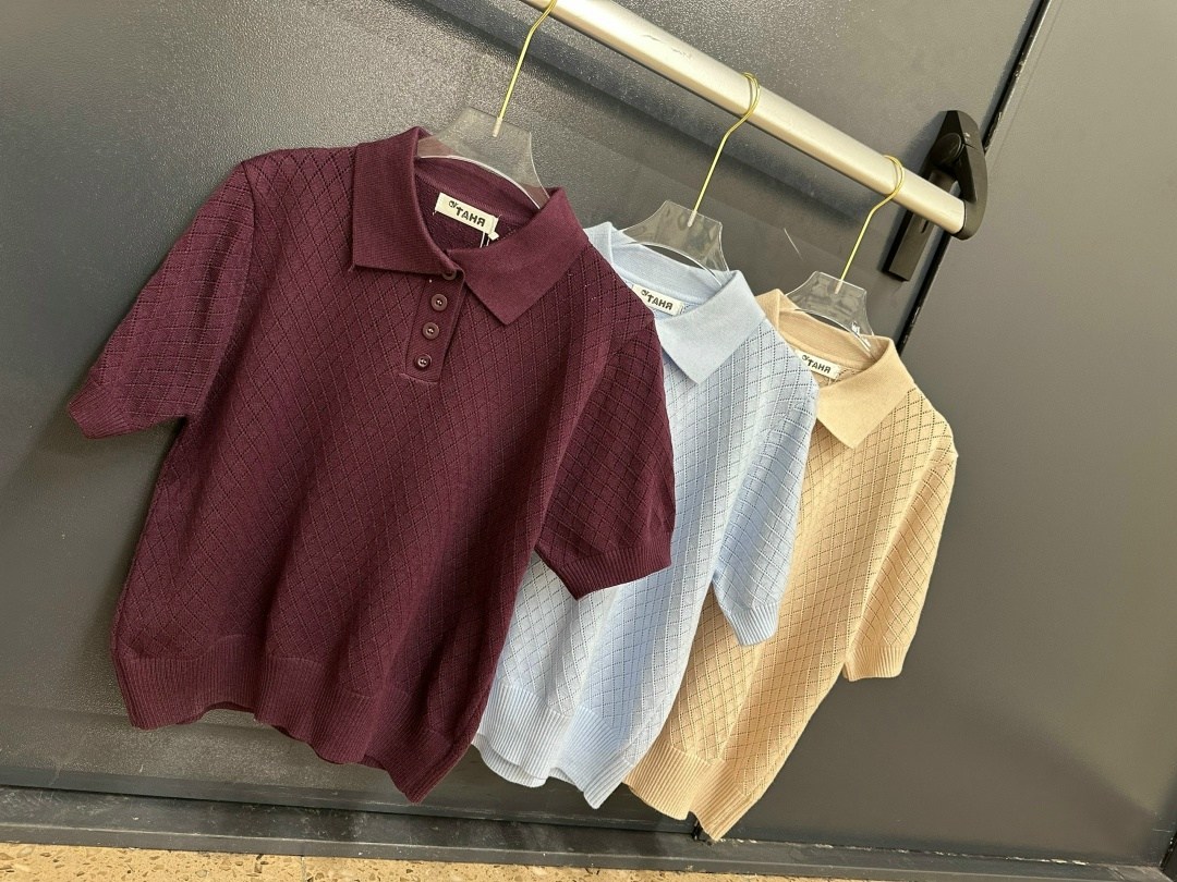 бежевый джемпер,джемпер поло,поло рубашка,вязаное поло,трикотажная рубашка