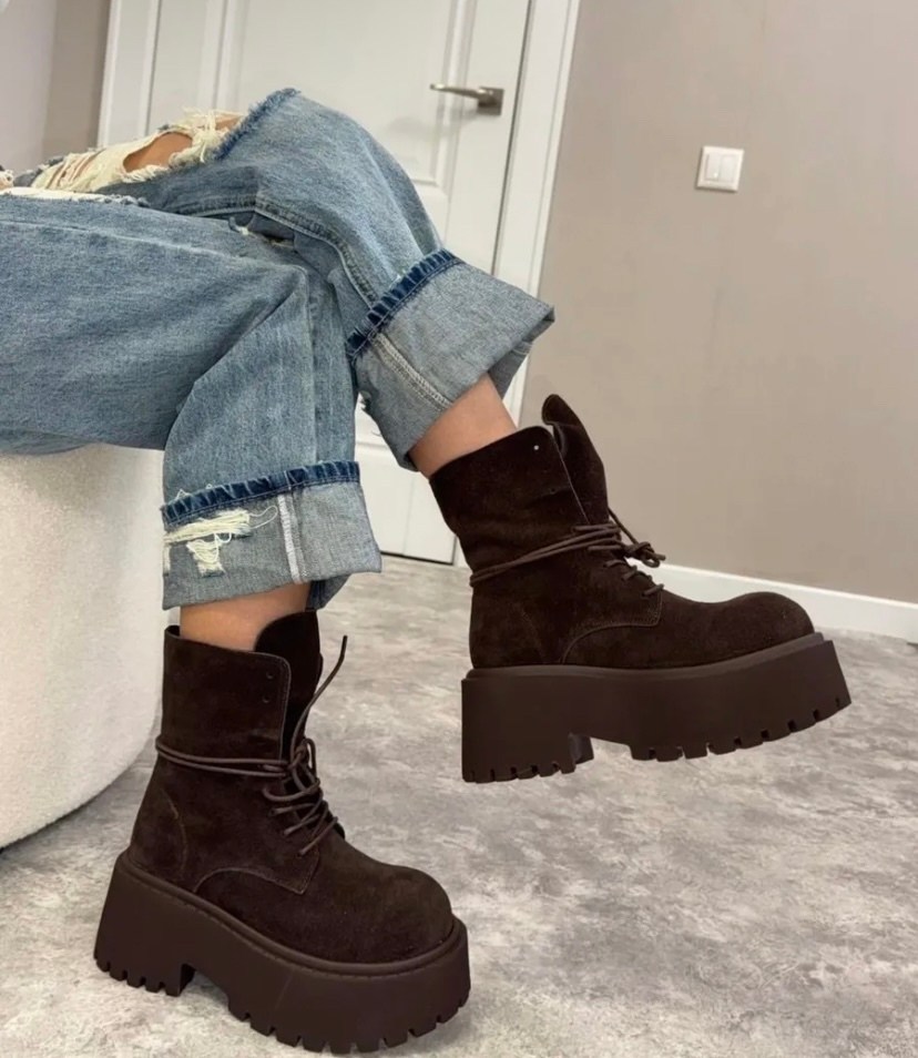 ,женские ботинки,замшевые ботинки женские,зимние женские ботильоны на платформе и каблуке кофейный,ботинки