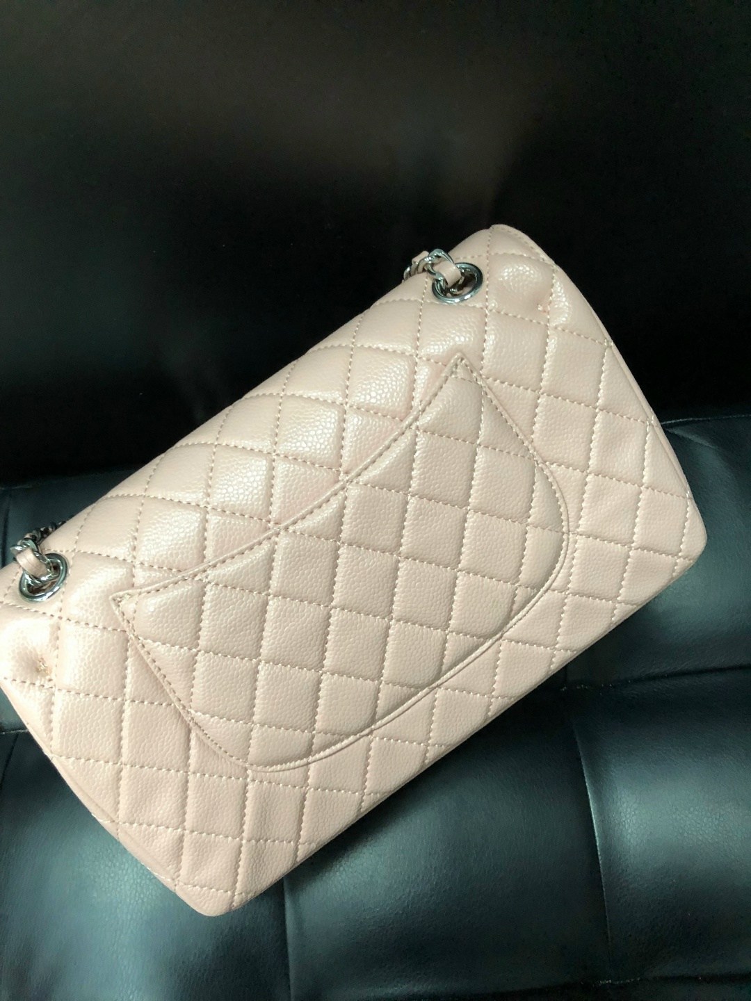 сумка шанель,chanel classic flap bag,chanel сумка,сумка шанель chanel 2.55 flap бежевая с фурнитурой серебро,сумка шанель бежевая