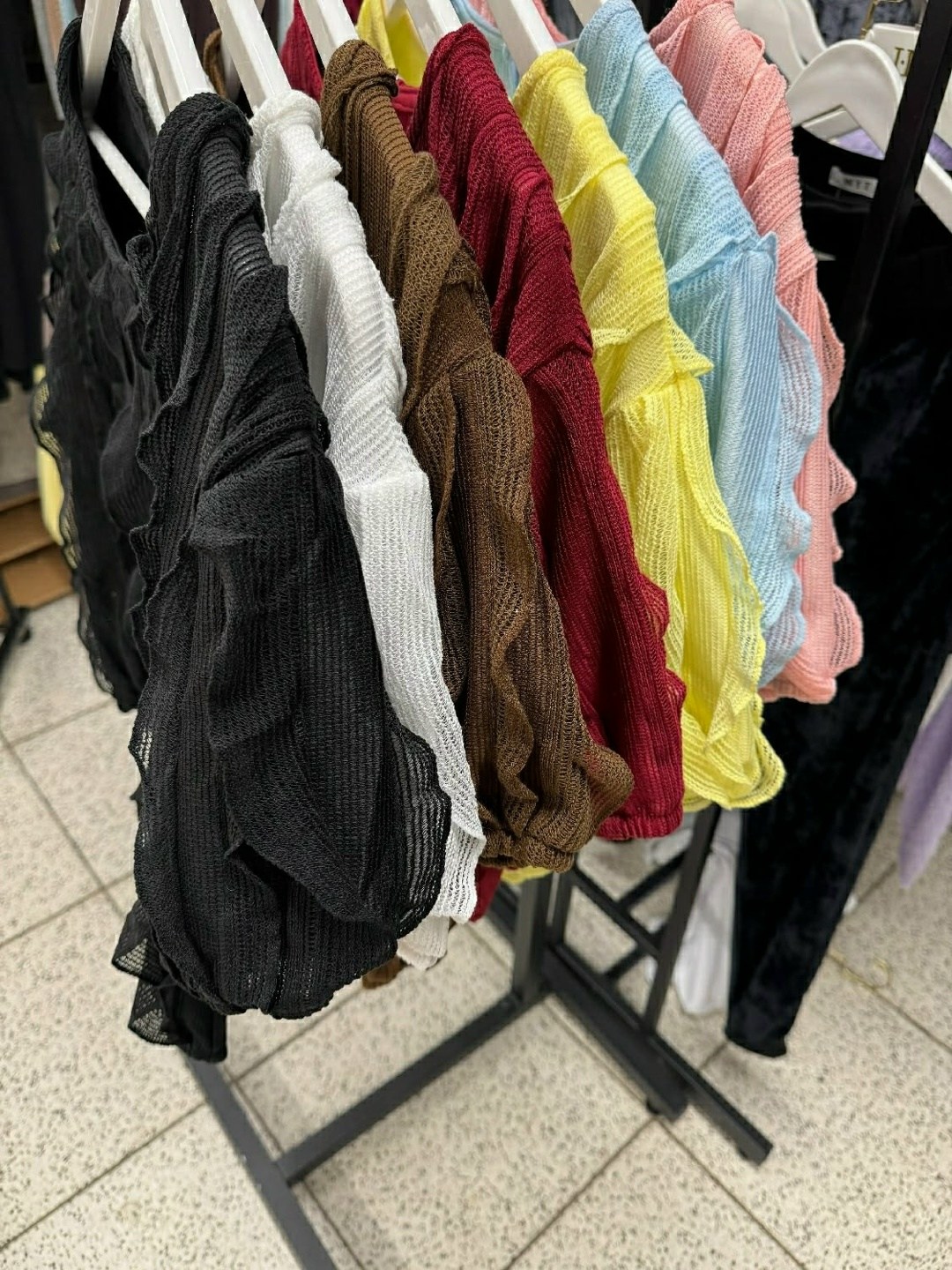 блузка с рюшами,блузка с оборками,женская блузка,бордовая блузка,блузы