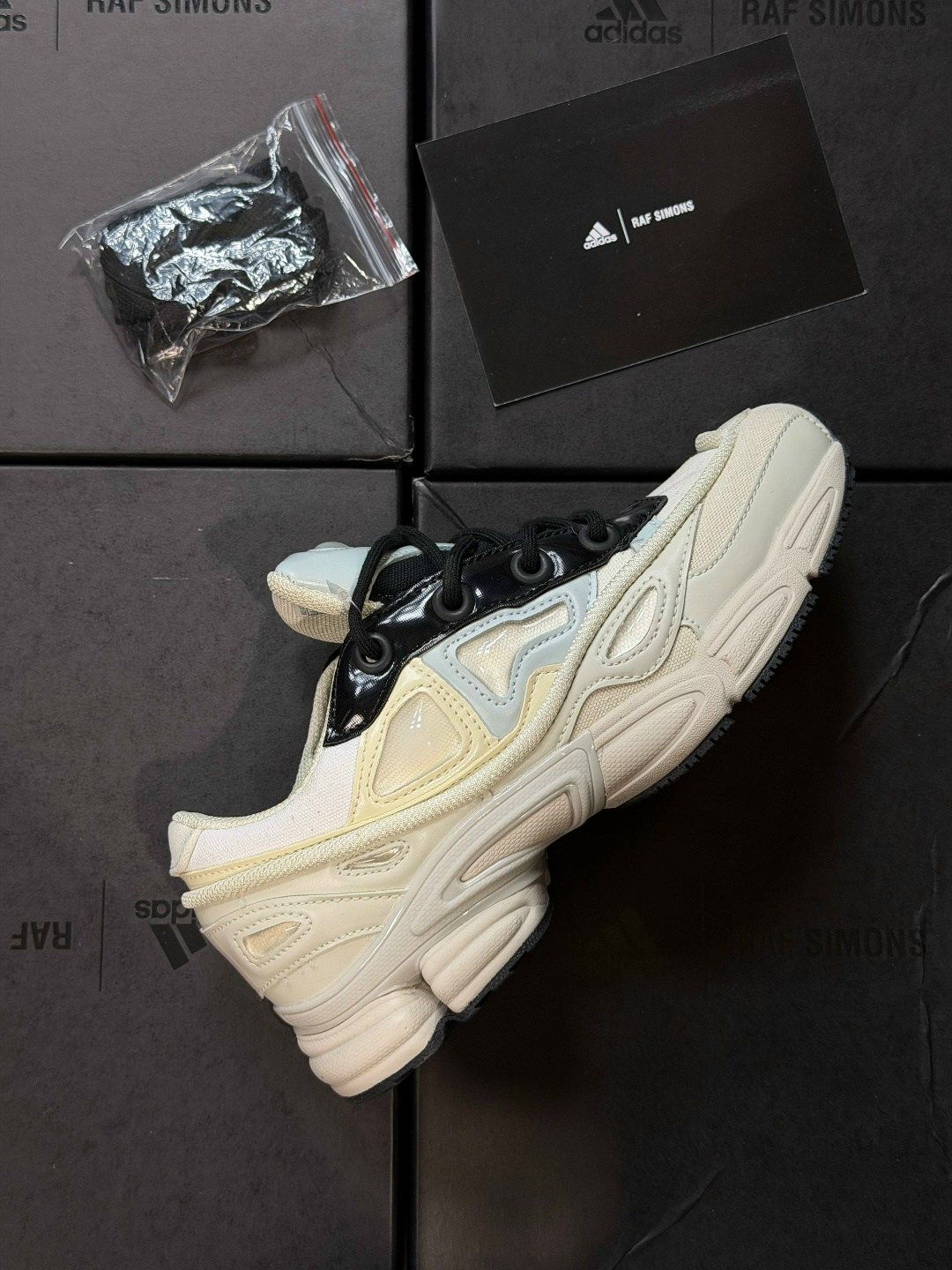 кроссовки adidas raf simons x ozweego 'tactile rose' розовый,adidas raf simons ozweego,adidas raf simons ozweego 3 red pink,adidas raf simons ozweego розовые красные туфли кроссовки,adidas x raf simon