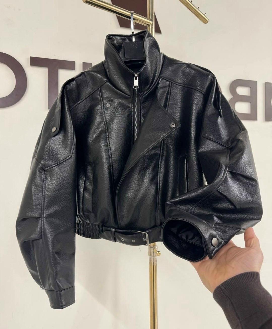 кожаная куртка,женская кожаная куртка,кожаная куртка женская nobrand ad166 черная 46-48 ru,женская куртка из искусственной кожи,кожаная куртка saint laurent