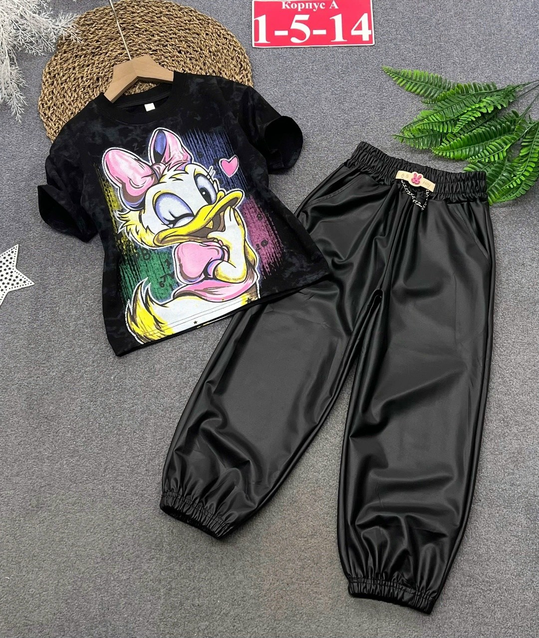 брюки детские подростковые кожаные джоггеры,брюки из экокожи для девочки,детские кожаные брюки,кожаные штаны для девочек,брюки кожаные