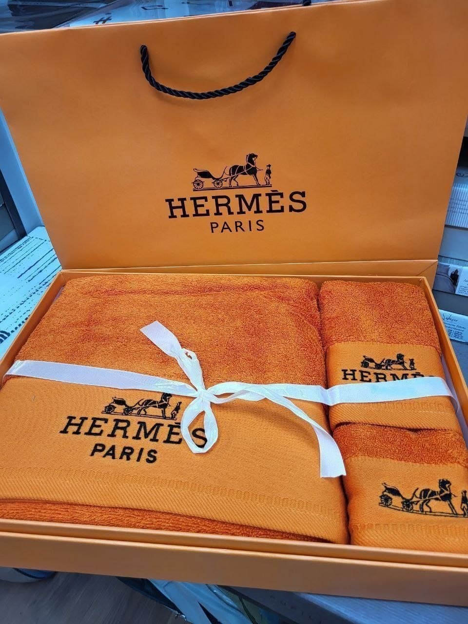 полотенца hermes,подарочный набор полотенец hermes,подарочный комплект полотенец hermes,полотенца hermes в подарочной коробке,набор полотенец hermes в коробке