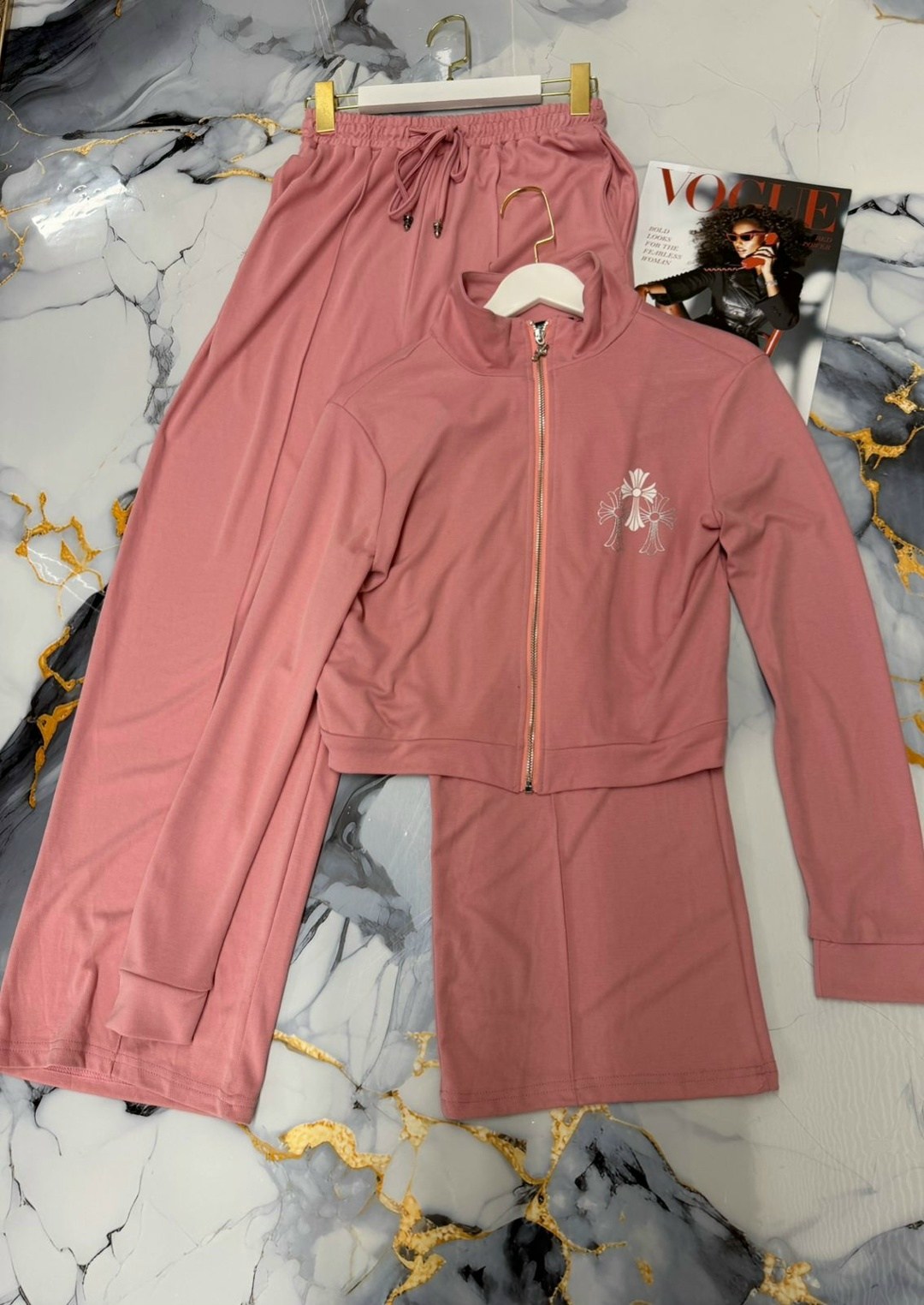 женские спортивные костюмы,стильные спортивные костюмы,спортивный костюм брендовый,велюровые костюмы,костюм спортивный