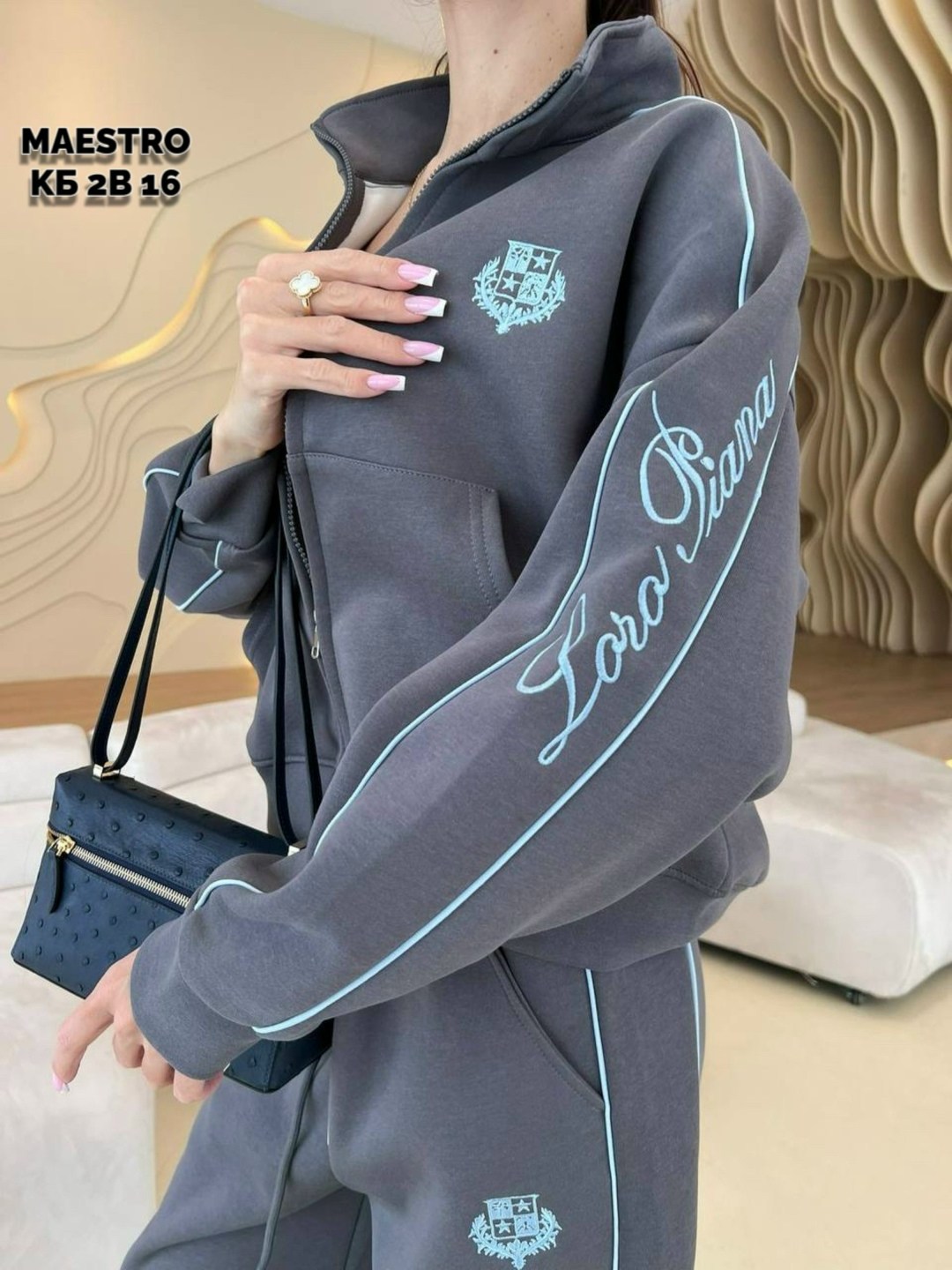 спортивный костюм miu miu женский,стильный костюм,спортивный костюм,женский костюм,спортивный костюм женский