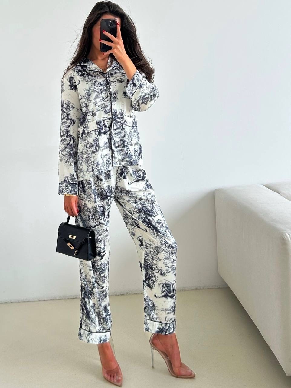 шелковый костюм в пижамном стиле,костюм в пижамном стиле,пижамные костюмы,пижама женская,пижама для женщин