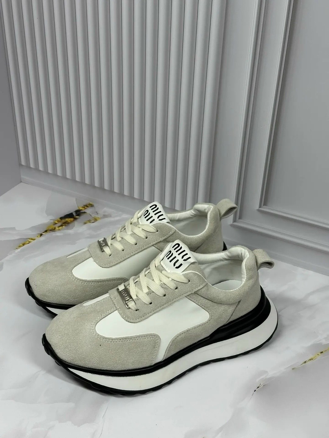 ,кроссовки женскиe,кроссовки модные,повседневные кроссовки,кроссовки удобные