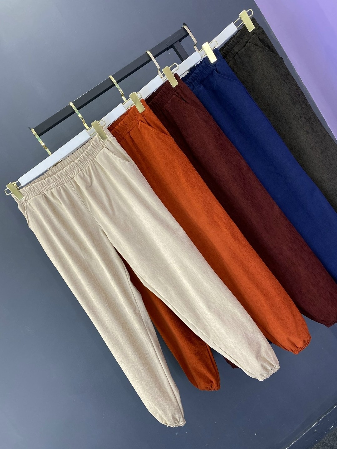 брюки джоггеры натали,джоггеры женские,брюки джоггеры из микровельвета,брюки джоггеры,спортивные брюки женские