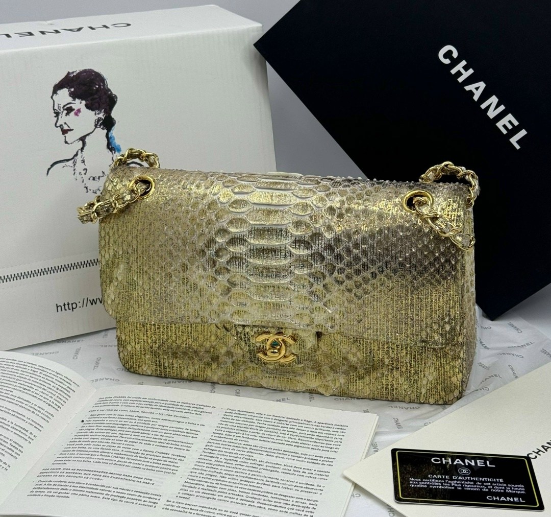 шанель сумка змеиная кожа,сумка на цепочке из змеиной кожи chanel,сумка из кожи южноафриканского питона chanel,сумка шанель,женские сумки chanel