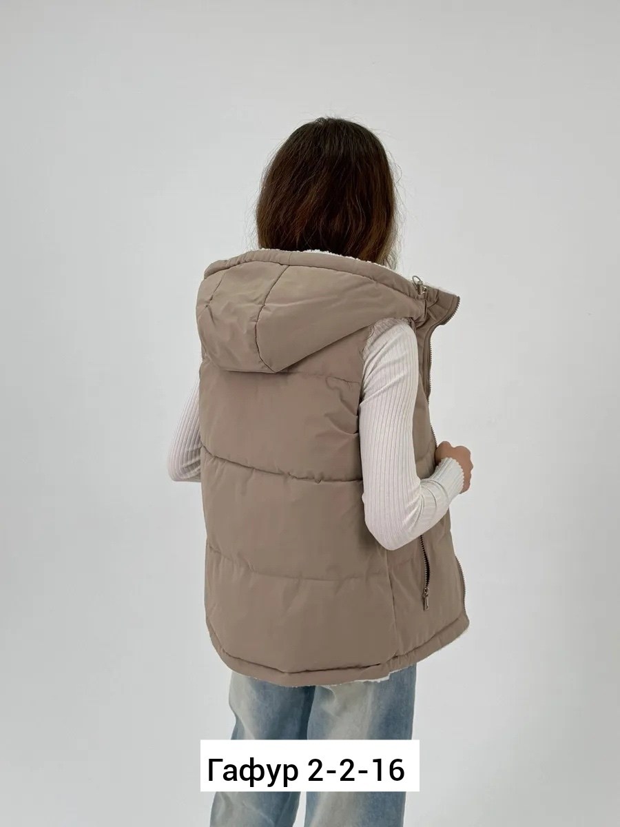 женская жилетка,женские жилеты,жилетка женская с капюшоном,стильная жилетка женская утепленная,жилет женский с капюшоном