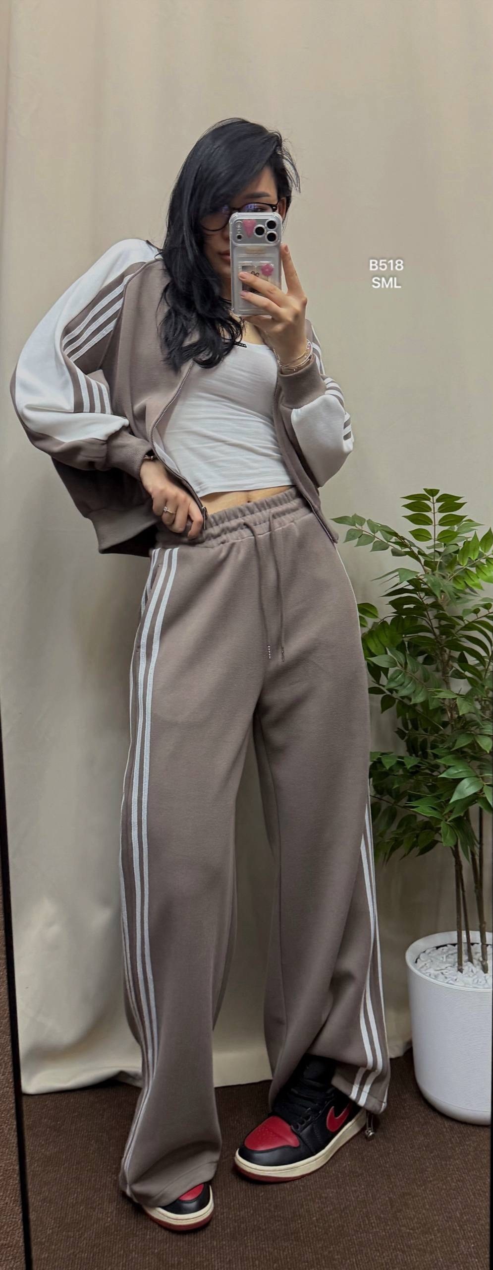 женские спортивные брюки в полоску qweek y2k,костюм спортивный стильный,спортивные брюки,спортивный костюм,широкие брюки