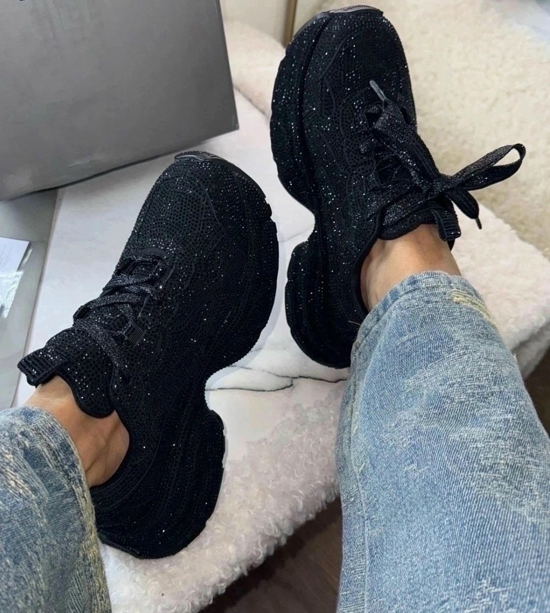 женские кроссовки,,блестящие кроссовки,модные женские кроссовки,adidas yeezy boost 350 v 2