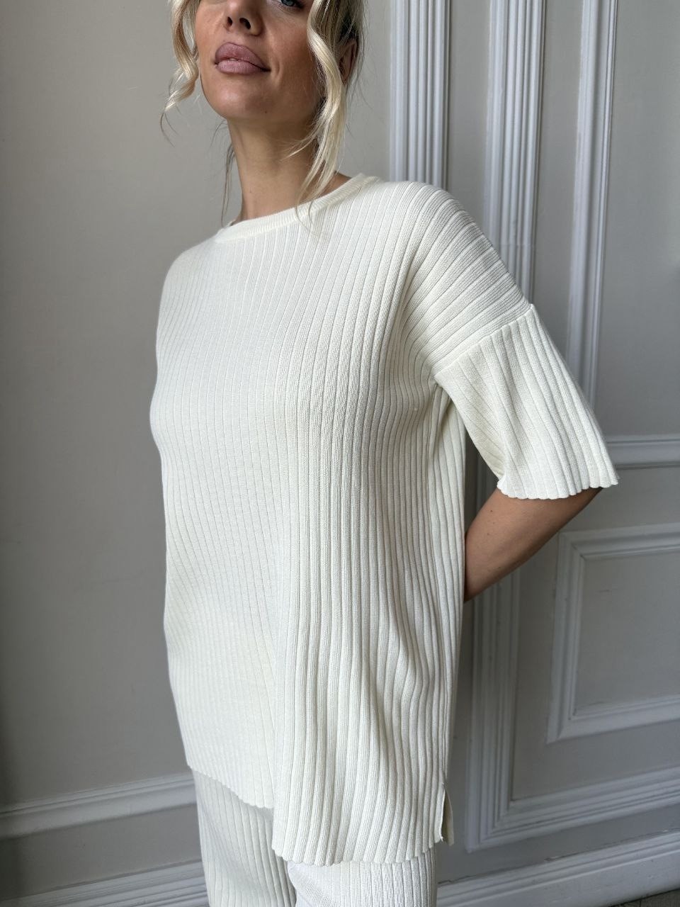 трикотажный костюм,костюм женский вязаный,трикотажный костюм брючной,брючный костюм,костюм вязаный белый