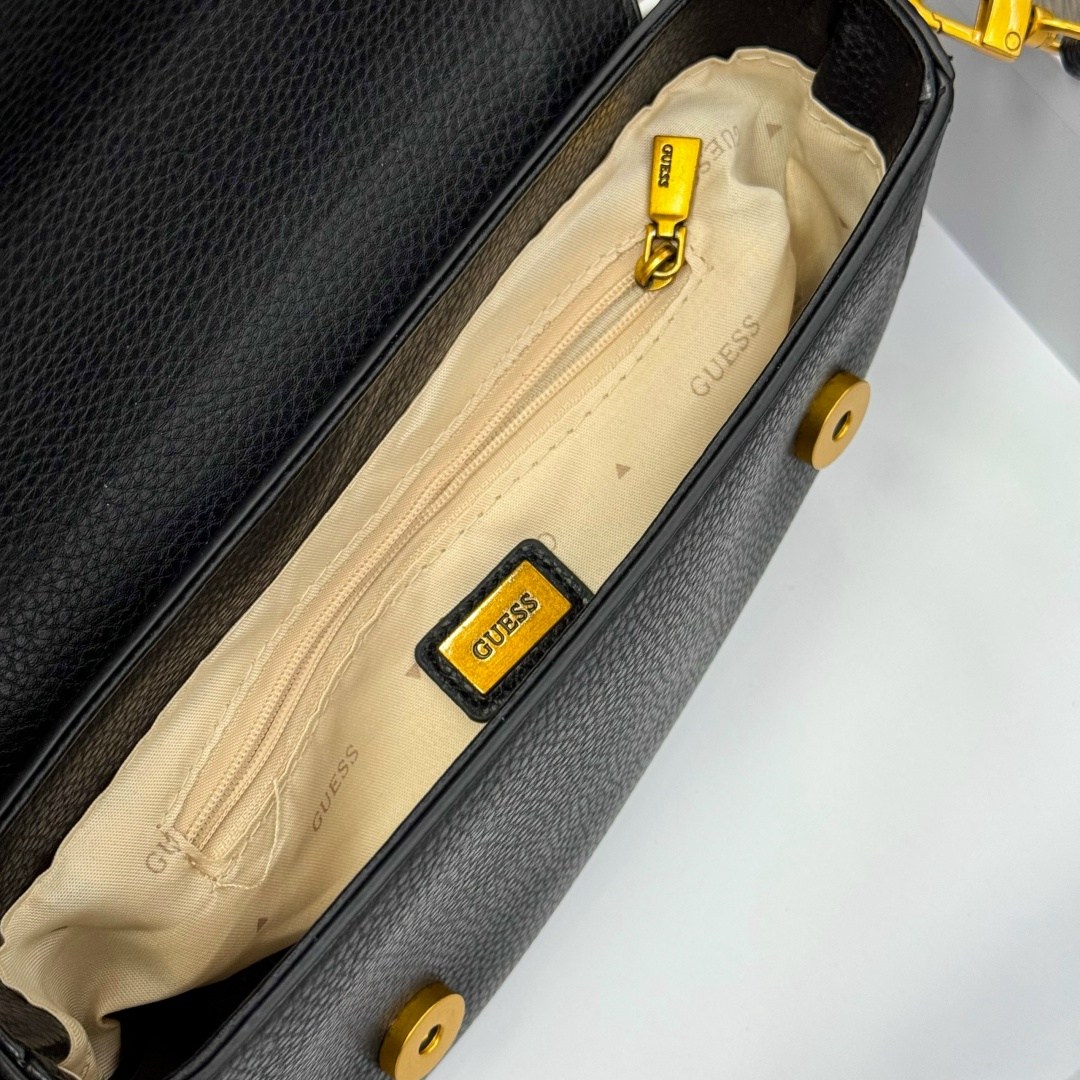 женская сумка guess,сумка guess,сумка женская дешевая через плечо брендовая guess,сумка через плечо guess женская,guess сумка на плечо