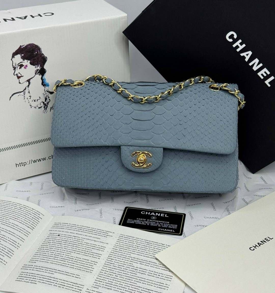 шанель сумка змеиная кожа,сумка на цепочке из змеиной кожи chanel,сумка из кожи южноафриканского питона chanel,сумка шанель,женские сумки chanel