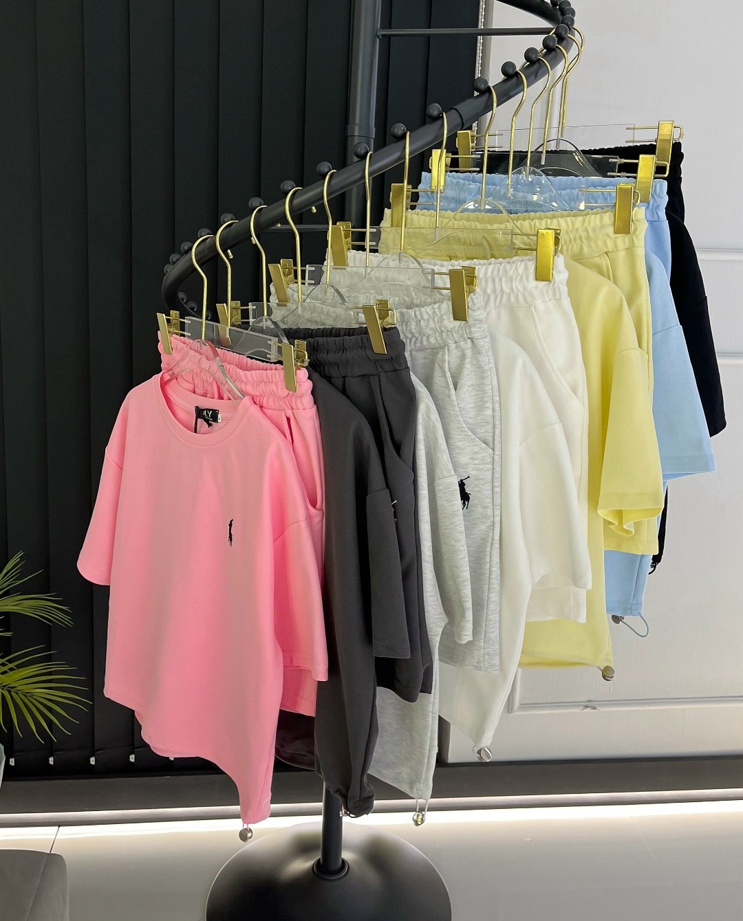 одежда комплект,женские костюмы спортивные,,женские костюмы,костюм с шортам