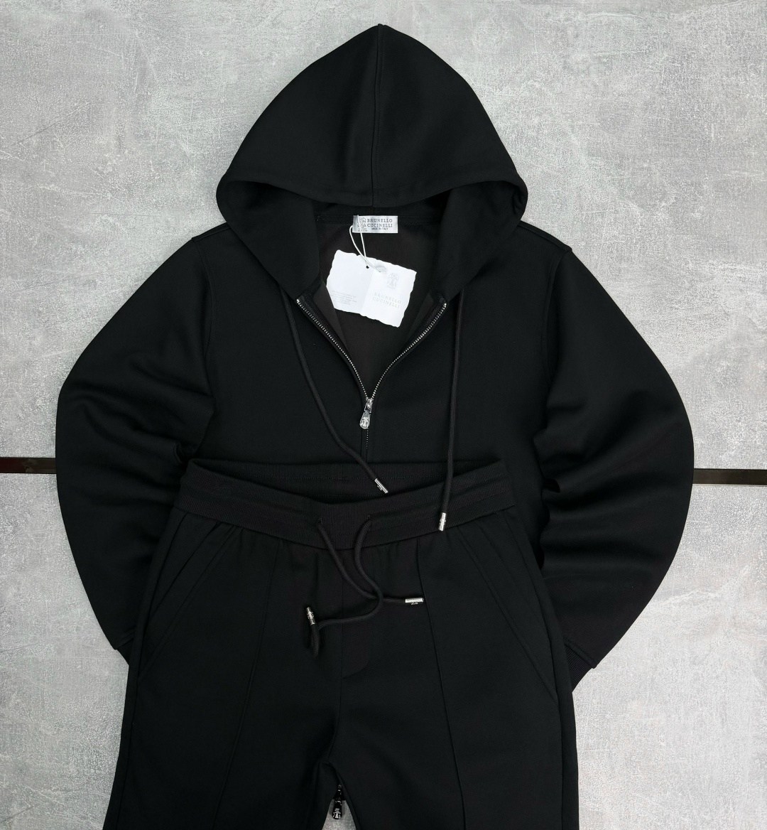 спортивный костюм brunello cucinelli,бежевая кофта,спортивные костюм,костюм,костюм мужской