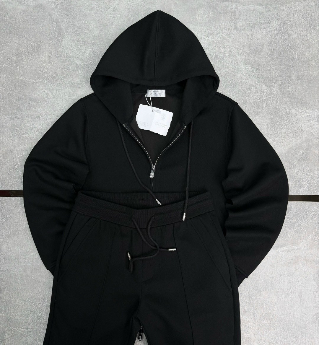 спортивный костюм brunello cucinelli,бежевая кофта,спортивные костюм,костюм