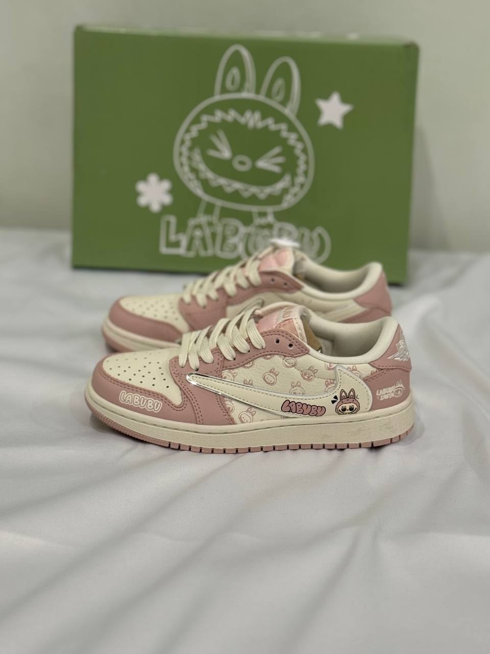 кроссовки,кроссовки nike air jordan 1 low x travis scott x labubu,женские кроссовки,nike air jordan 1 low travis scott,оригинальные кроссовки