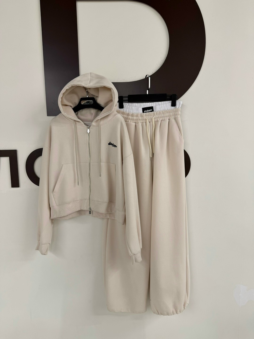 костюм спортивный женский,костюм женский,спортивный костюм,повседневный костюм,костюм худи