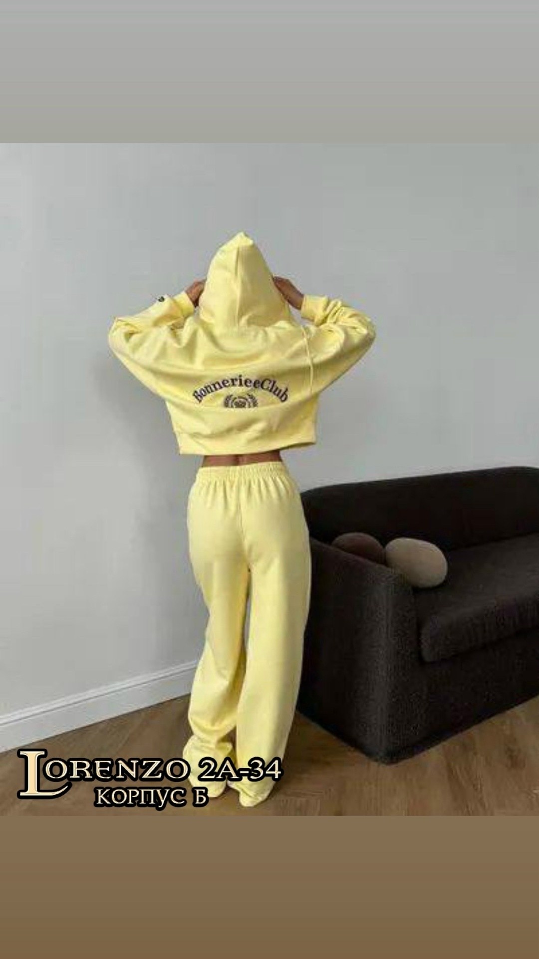 женский костюм,спортивный костюм,женский красный костюм miu miu,красный женский костюм