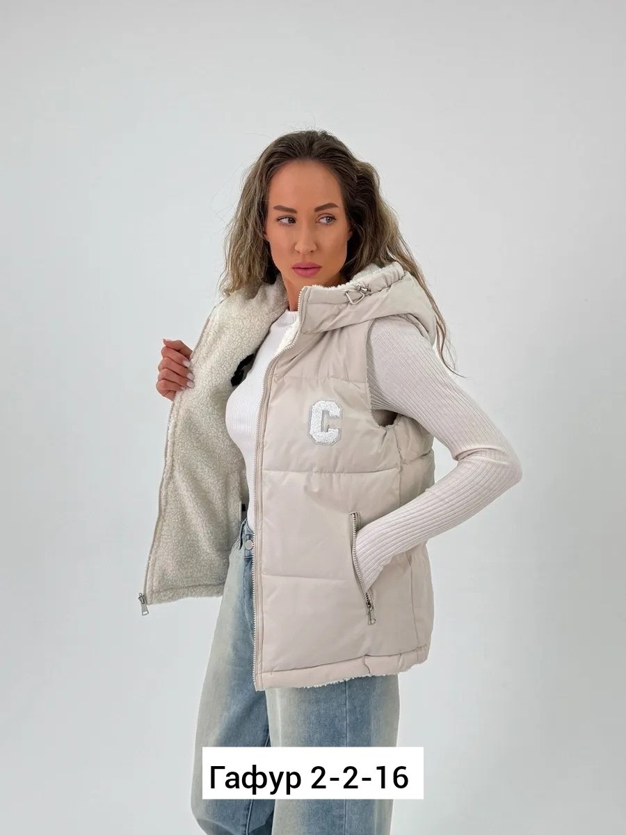 женская жилетка,женские жилеты,жилетка женская с капюшоном,стильная жилетка женская утепленная,жилет женский с капюшоном