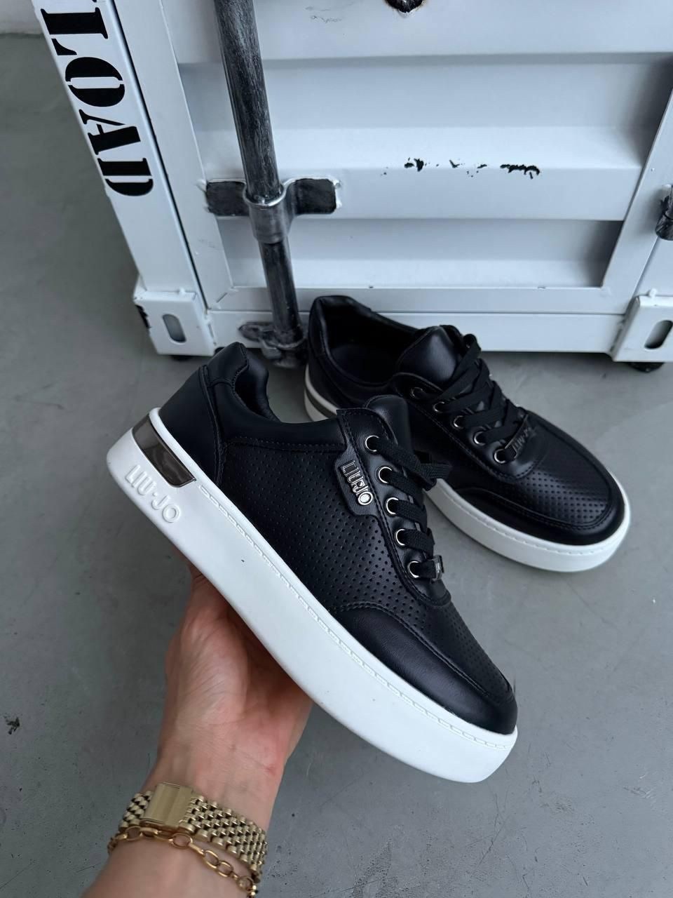 чёрные кеды с белой подошвой женские,кеды женски,кроссовки женскиe,черные кеды женские,женские кеды