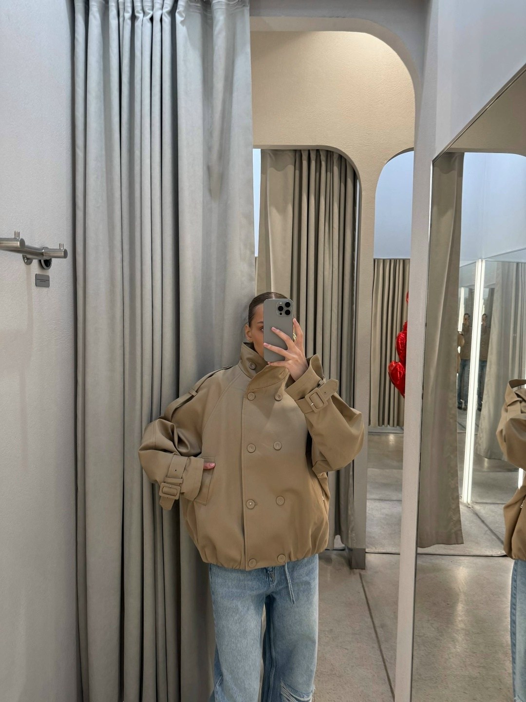 повседневная куртка,куртка свободного кроя,женская куртка,бежевая куртка,куртка