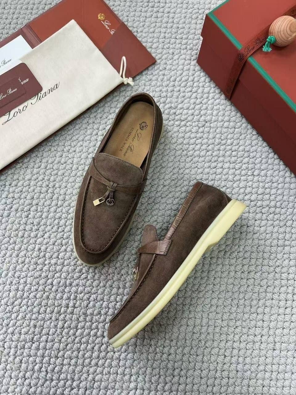 loro piana лоферы женские,loro piana лоферы,лоферы из натуральной замши loro piana,замшевые лоферы loro piana,лоферы из натуральной замши с замочком loro piana