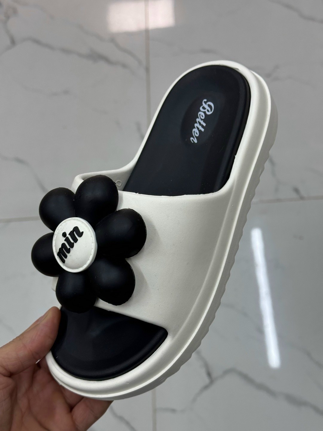 ,женские шлепанцы,модные тапочки,летние тапочки,модные шлепанцы