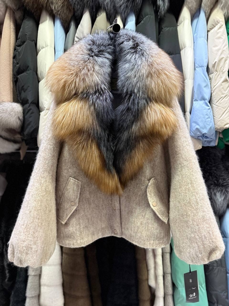 меховое пончо из чернобурой лисы на трикотажной основе,полушубок из чернобурки,вязаная чернобурка,шуба из натурального меха чернобурки,шуба из чернобурки