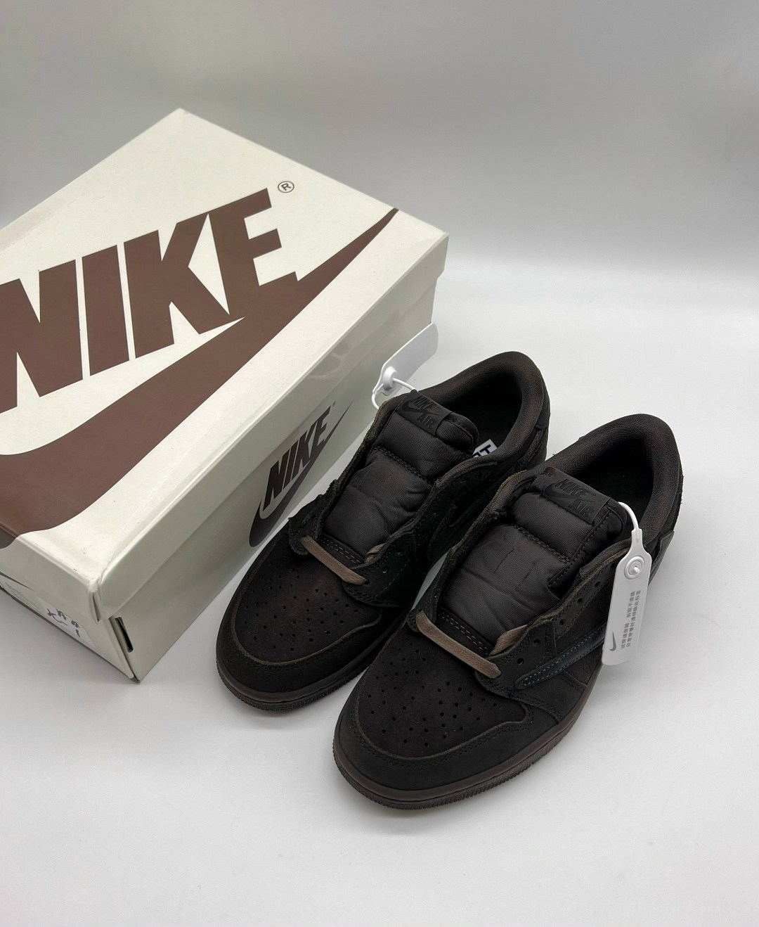 travis scott x air jordan 1 low og "velvet brown",travis scott air jordan 1 low og velvet brown,nike air jordan 1 low travis scott,кроссовки travis scott x air jordan 1 velvet brown,nike air jordan 1