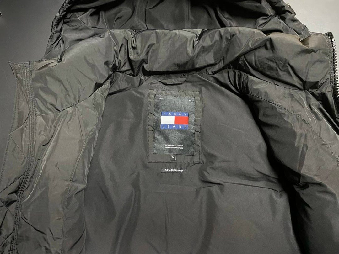 жилет tommy jeans,жилетка,жилет tommy hilfiger,жилет утепленный tommy jeans,жилет