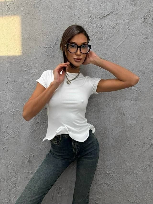 женская футболка,женская кофта,стильная кофта,блузка стильная,блузка с оборками