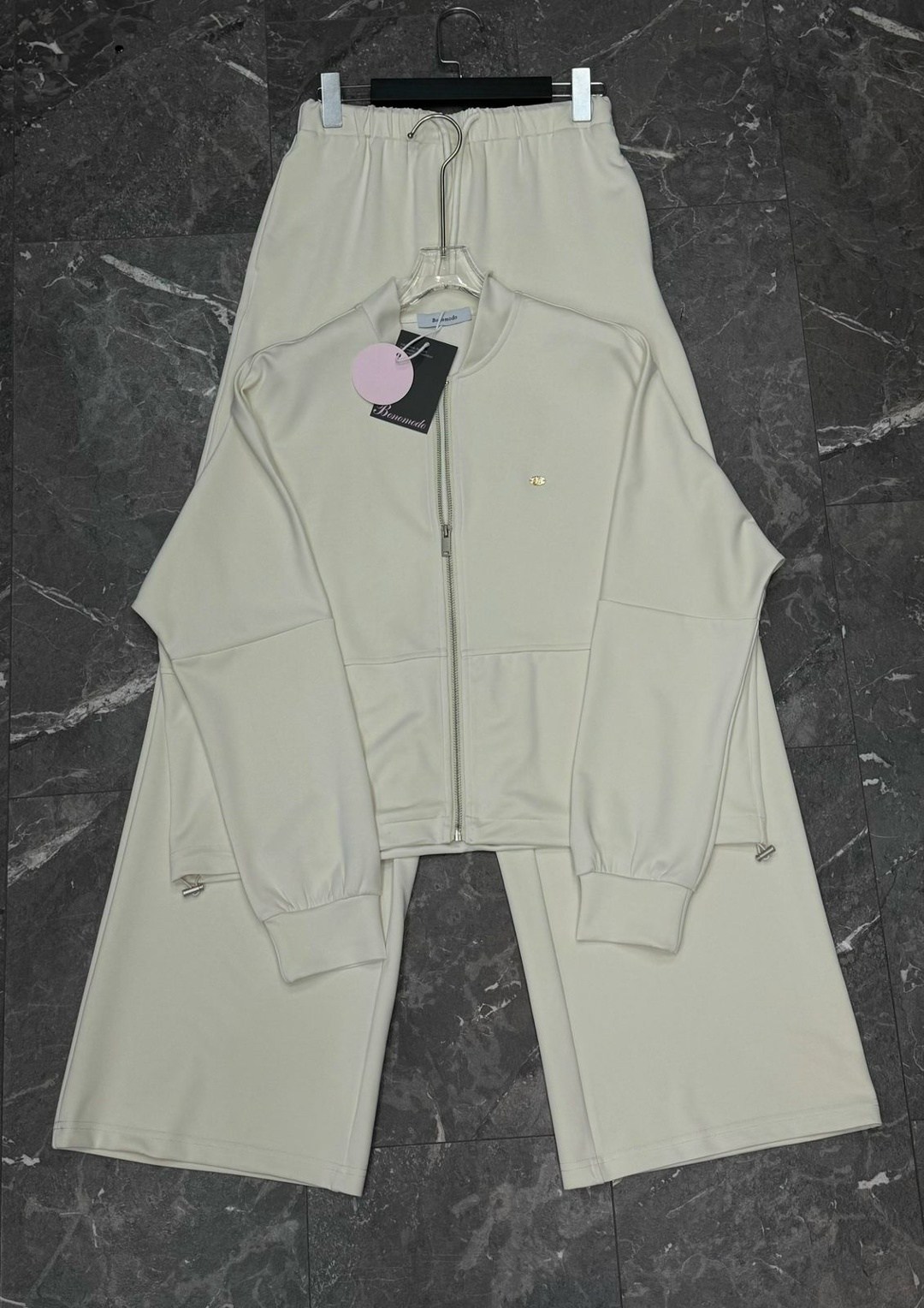 брючный костюм,костюм молочный,костюм спортивный,костюм с брюками,костюм спорт шик