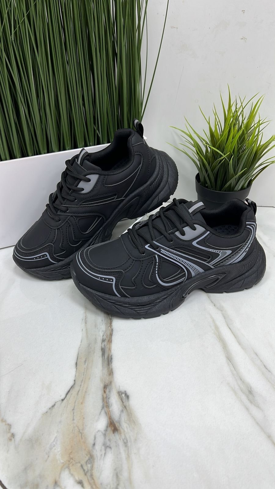 кроссовки женскиe,модные кроссовки,кроссовки,спортивные кроссовки,повседневные кроссовки