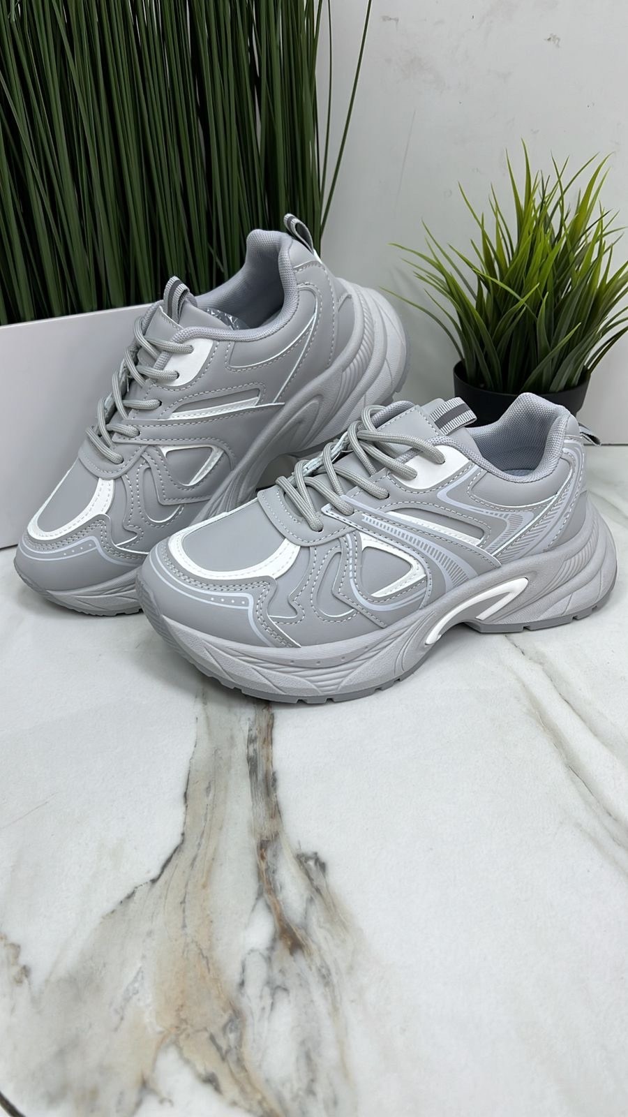 кроссовки женскиe,модные кроссовки,кроссовки,спортивные кроссовки,повседневные кроссовки