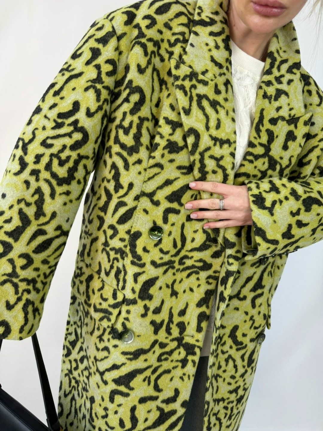 vira plotnikova полупальто бежевый леопард,леопардовое пальто,полупальто,пальто с принтом,шуба пальто