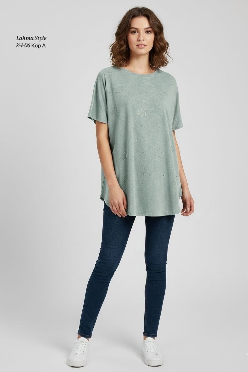 женская футболка оверсайз,футболки женская,футболка женская со стразами оверсайз,футболки оверсайз,футболка оверсайз с сердцами