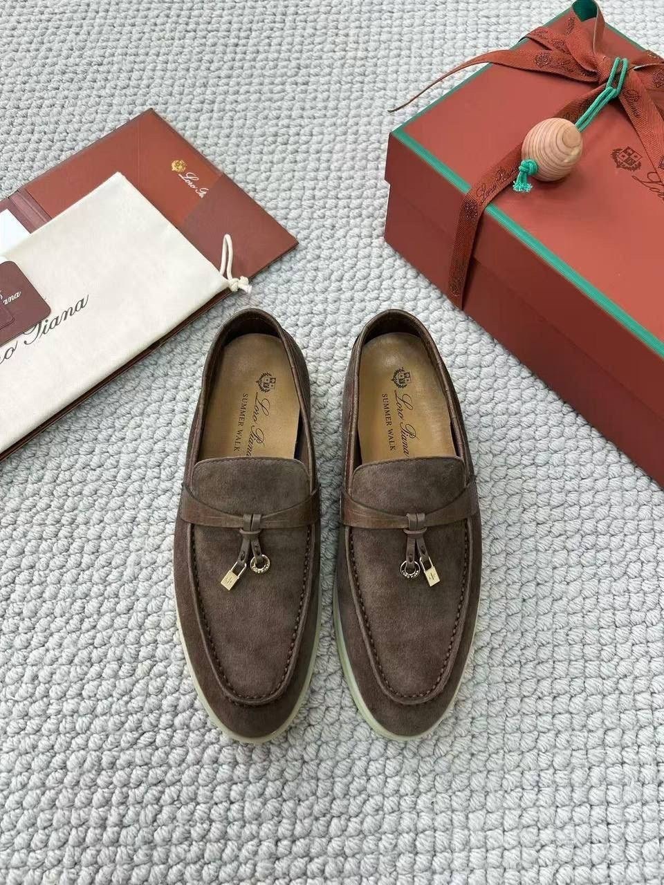 loro piana лоферы женские,loro piana лоферы,лоферы из натуральной замши loro piana,замшевые лоферы loro piana,лоферы из натуральной замши с замочком loro piana