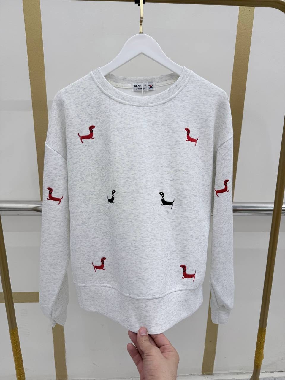 нежный свитер с собачками beststyle 540151261,свитшот женская,женская кофта,свитер с вышивкой таксы,свитер с вышивкой