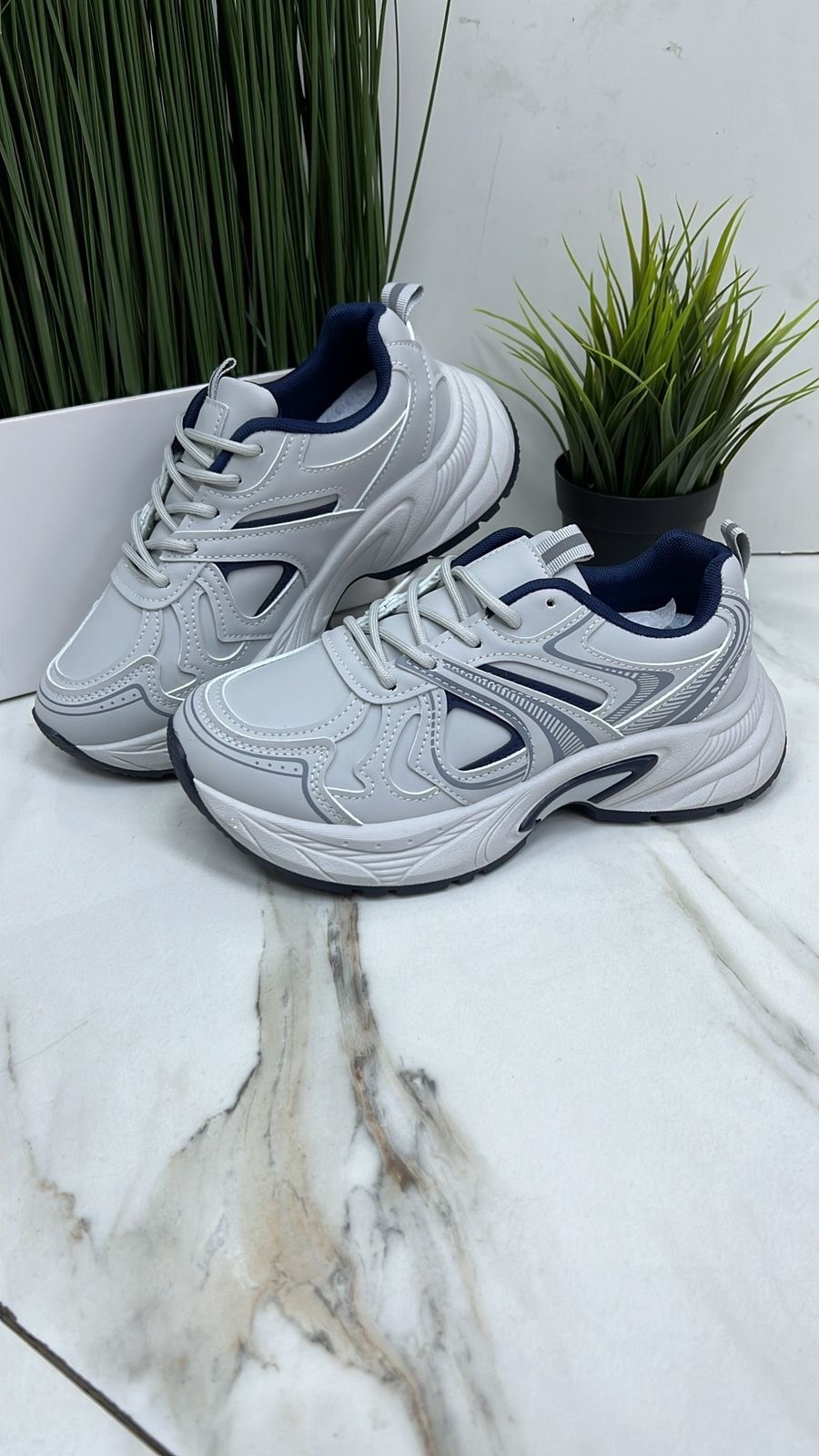 кроссовки женскиe,модные кроссовки,кроссовки,спортивные кроссовки,повседневные кроссовки