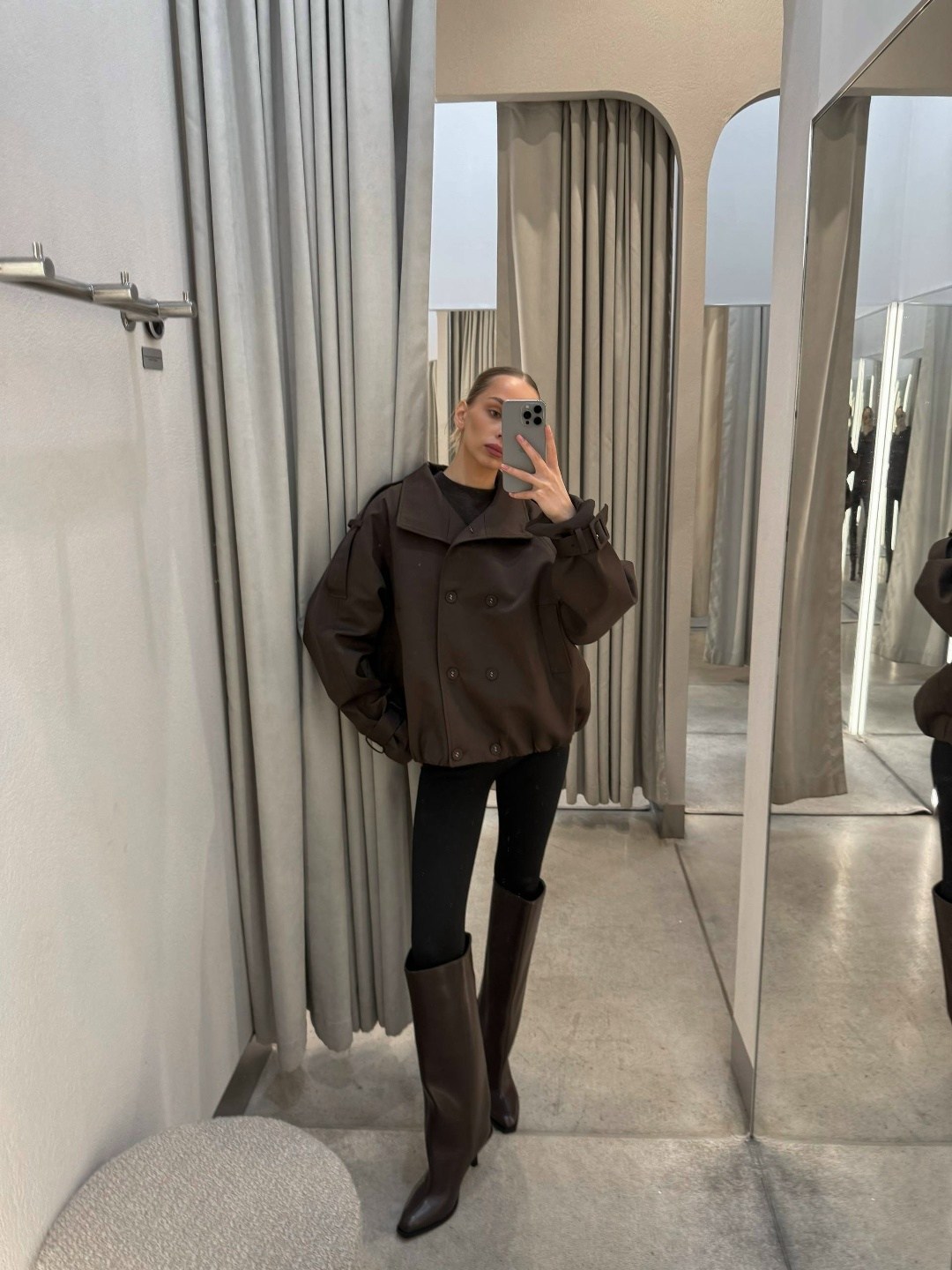 повседневная куртка,куртка свободного кроя,женская куртка,бежевая куртка,куртка